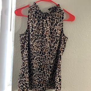 Ann Taylor petite blouse size 6 petite clasp in back does not work.